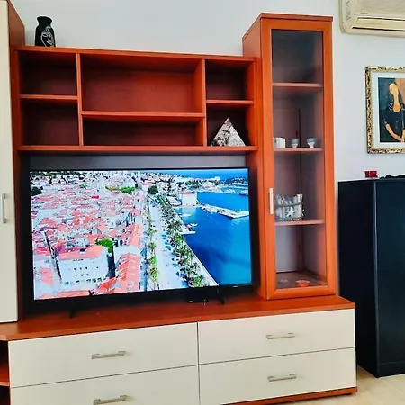 Apartment F&l-next To Old Town *